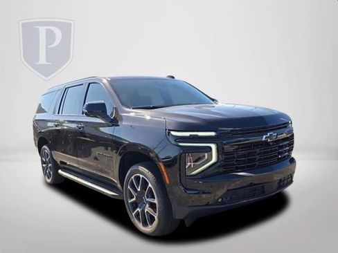 New 2026 Chevrolet Suburban RST w/ Comfort Package AWD/4WD image 13