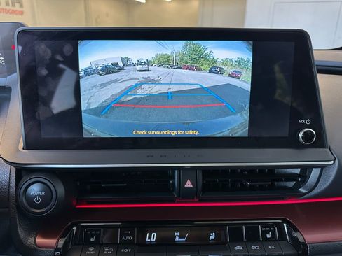 Used 2024 Toyota Prius Prime FWD image 7