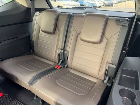 Used 2024 Volkswagen Atlas SEL AWD/4WD image 19