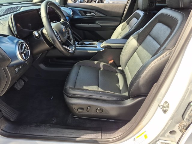 Used 2024 Chevrolet Equinox EV LT w/ LPO, All-Weather Mat Package FWD image 13