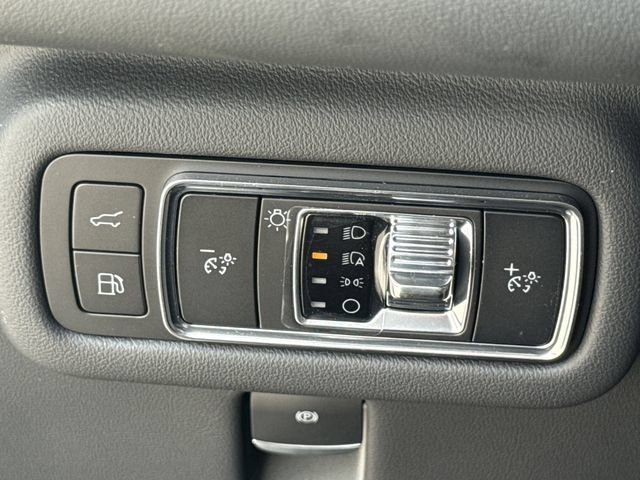 Used 2024 Lincoln Nautilus Reserve w/ Equipment Group 202A AWD/4WD image 40