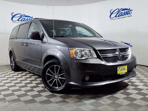 Used 2017 Dodge Grand Caravan SXT FWD image 1