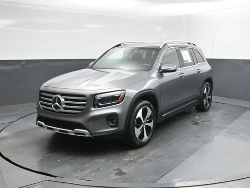 Used 2024 Mercedes-Benz GLB 250 4MATIC image 1