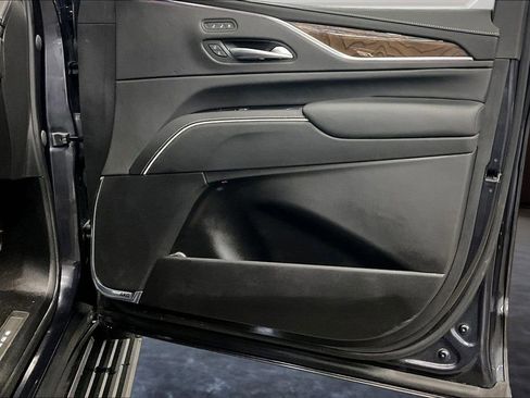Used 2023 Cadillac Escalade ESV Premium Luxury Platinum w/ LPO, Floor Liner Package AWD/4WD image 29