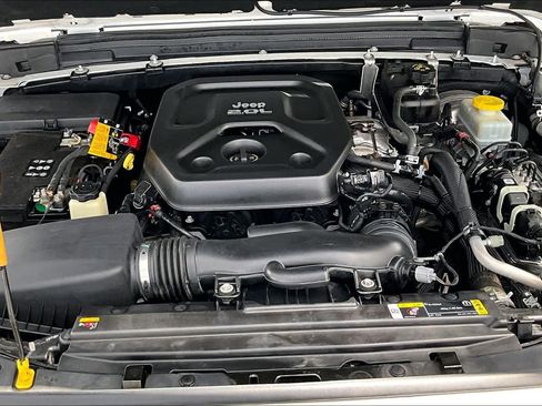 Used 2021 Jeep Wrangler Sport AWD/4WD image 32