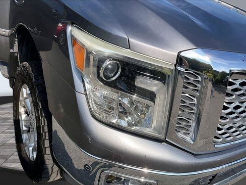 Used 2016 Nissan Titan SL AWD/4WD image 30