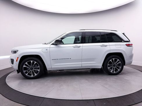 Used 2022 Jeep Grand Cherokee Overland AWD/4WD image 46
