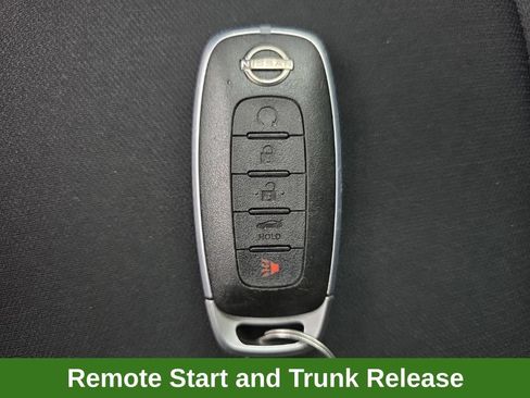Used 2025 Nissan Sentra SR FWD image 43