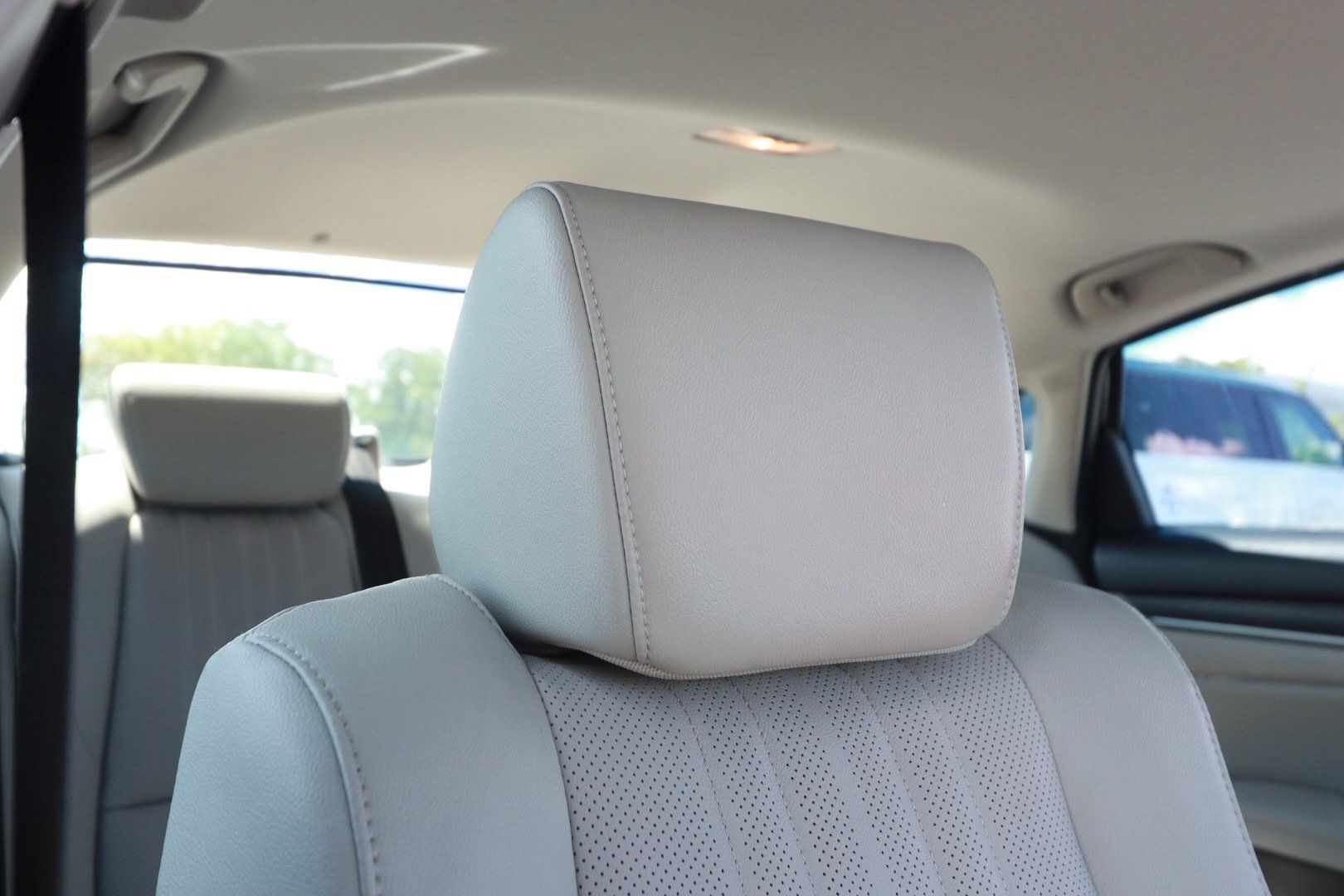 Used 2018 Honda Accord Touring image 29