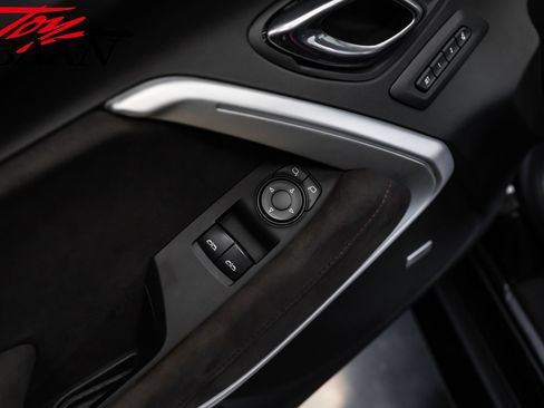 Used 2018 Chevrolet Camaro ZL1 RWD image 21