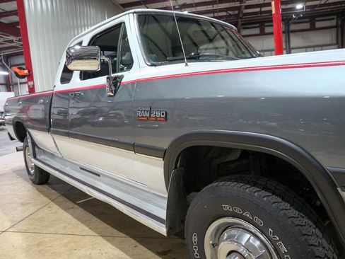 Used 1992 Dodge D/W Truck 250 image 34