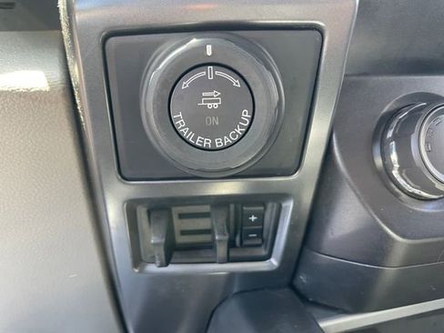 Used 2019 Ford F150 XLT w/ Equipment Group 302A Luxury AWD/4WD image 24