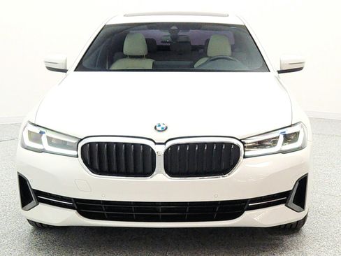 Used 2023 BMW 530i w/ Convenience Package RWD image 2