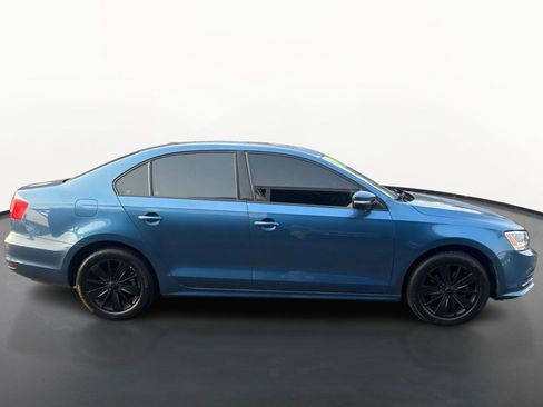 Used 2015 Volkswagen Jetta SE FWD image 2