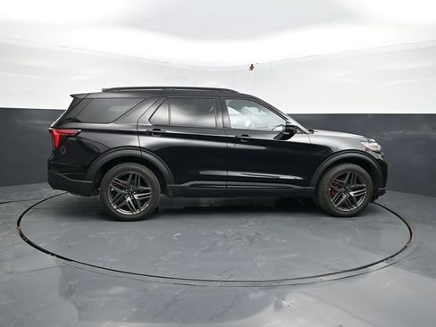Used 2025 Ford Explorer ST-Line w/ ST-Line Street Pack AWD/4WD image 11