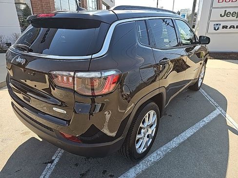 Used 2023 Jeep Compass Latitude AWD/4WD image 11