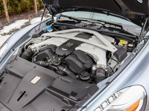 Used 2014 Aston Martin Vanquish Coupe image 22