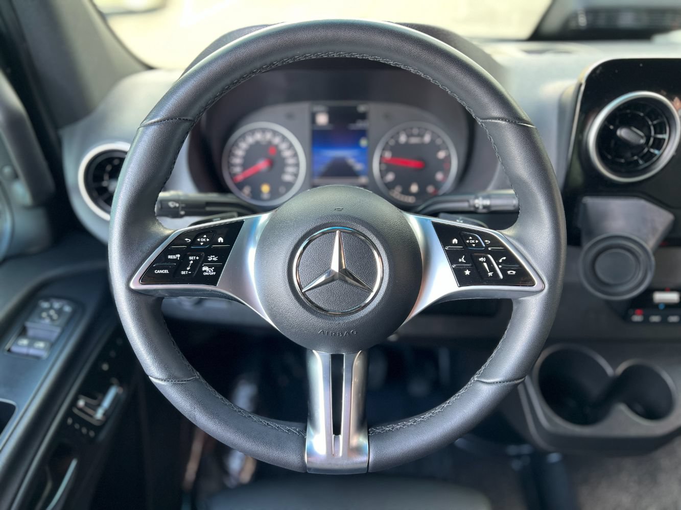 Used 2025 Mercedes-Benz Sprinter 2500 image 14