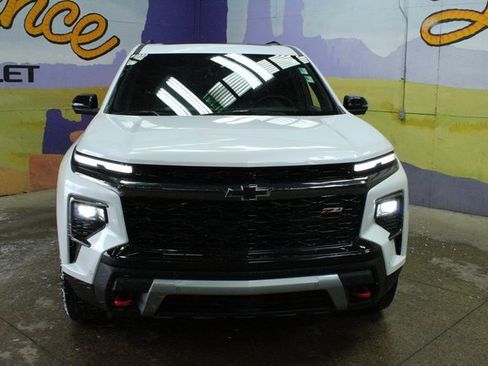 Used 2024 Chevrolet Traverse Z71 w/ Enhanced Driving Package image 3
