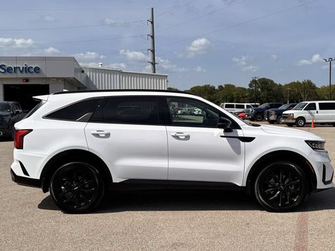 Used 2023 Kia Sorento SX AWD/4WD image 4