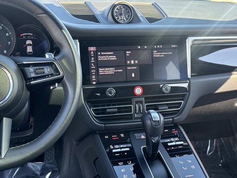 Used 2024 Porsche Macan image 7