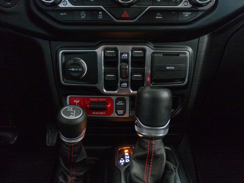 Used 2020 Jeep Gladiator Rubicon AWD/4WD image 20
