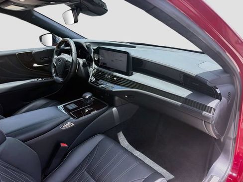 Used 2024 Lexus LS 500 RWD image 14