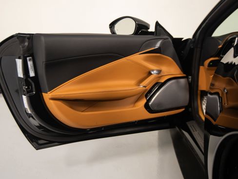 Certified 2025 Ferrari Roma Spider image 12