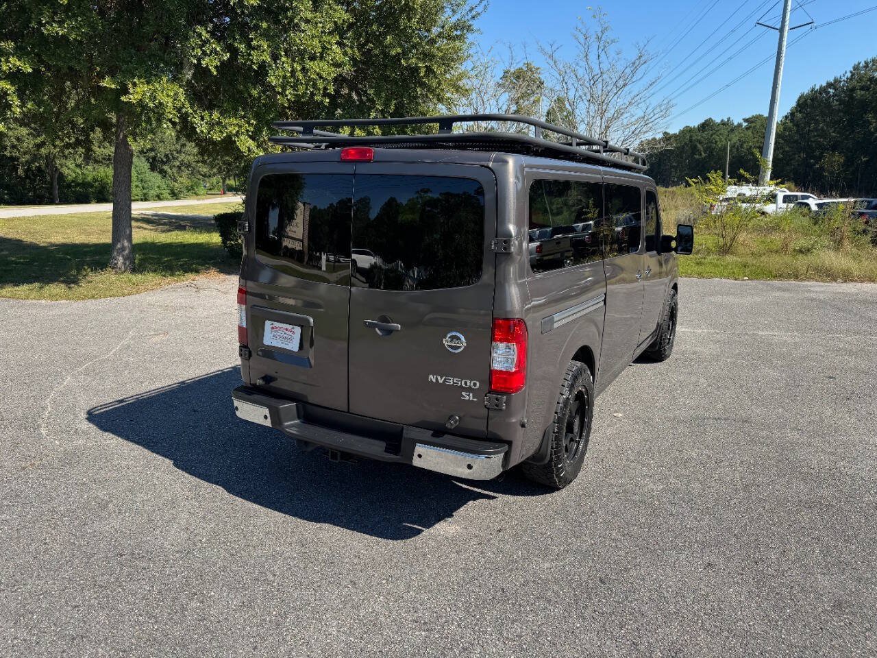 Used 2017 Nissan NV 3500 SL RWD image 6