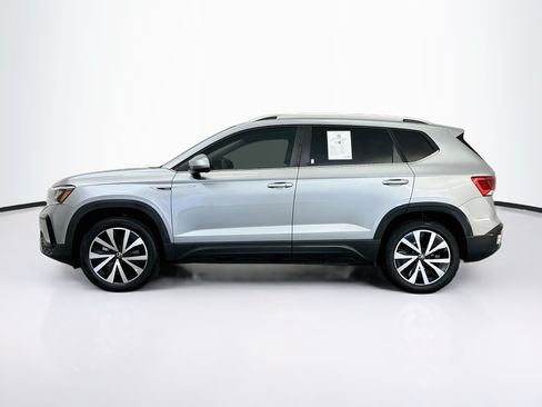 Used 2022 Volkswagen Taos SE AWD/4WD image 4