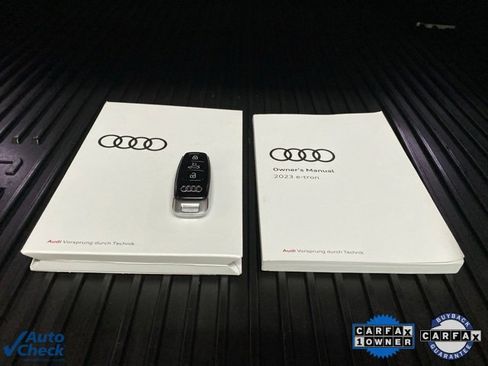 Used 2023 Audi e-tron Premium Plus w/ Premium Plus Package image 94
