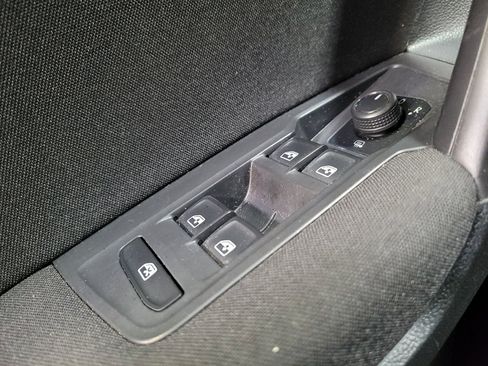 Used 2021 Volkswagen Tiguan S FWD image 27