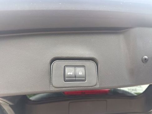 Used 2023 Nissan Rogue SL w/ SL Premium Package image 8