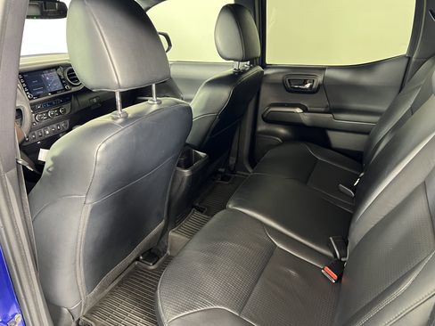 Used 2023 Toyota Tacoma TRD Sport image 19