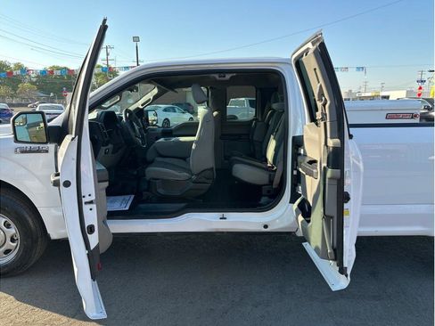 Used 2017 Ford F150 XL w/ Equipment Group 101A Mid RWD image 15
