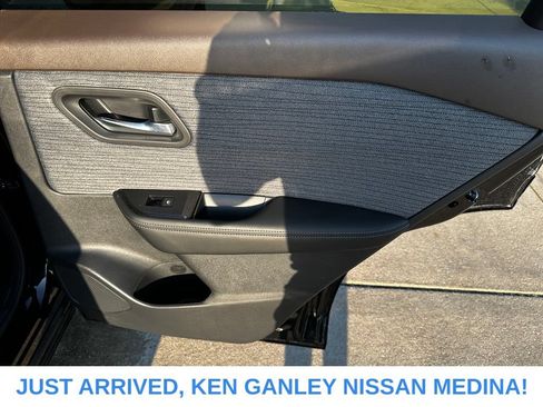 Certified 2023 Nissan Rogue SV AWD/4WD image 19