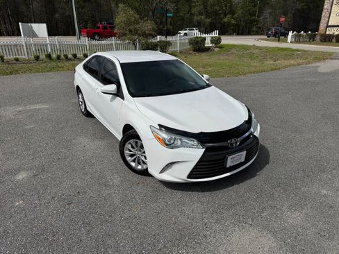 Used 2016 Toyota Camry LE image 38