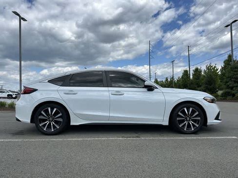 Used 2024 Honda Civic EX-L image 3