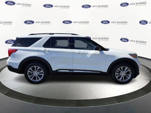 Certified 2022 Ford Explorer XLT w/ Equipment Group 202A AWD/4WD image 6