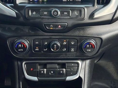 Used 2023 GMC Terrain SLE w/ Driver Convenience Package image 21