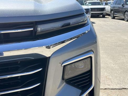 Used 2024 Chevrolet Traverse LT image 9