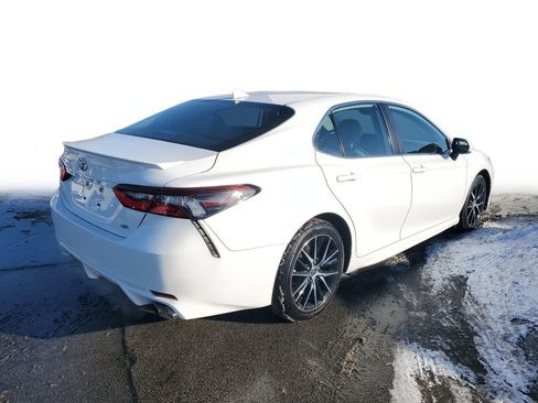 Used 2023 Toyota Camry SE FWD image 6