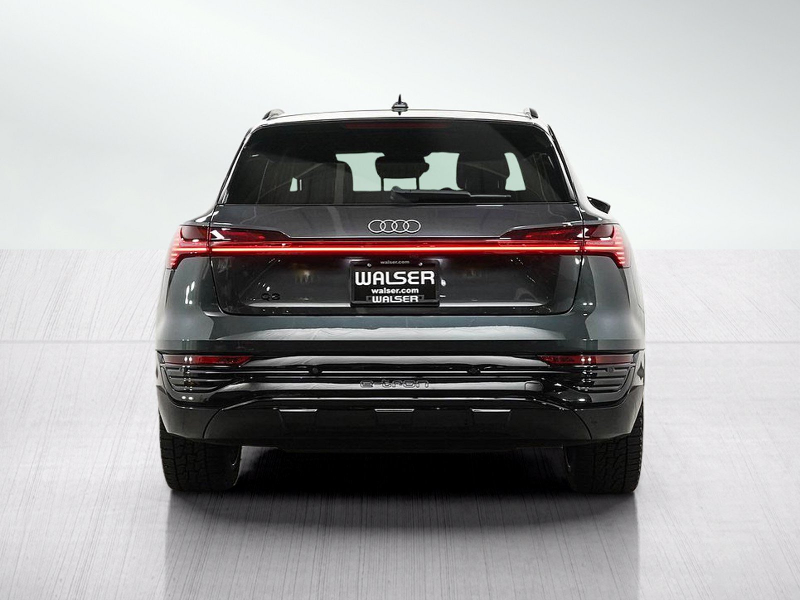 Used 2024 Audi Q8 e-tron Premium Plus AWD/4WD image 4
