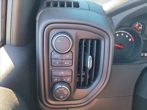 Used 2022 Chevrolet Silverado 1500 Custom image 19