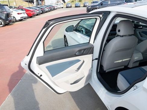 New 2026 Volkswagen Jetta SE image 12