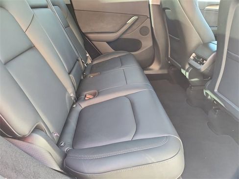 Used 2025 Tesla Model Y Long Range image 26