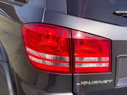 Used 2016 Dodge Journey SE w/ Flexible Seating Group image 28