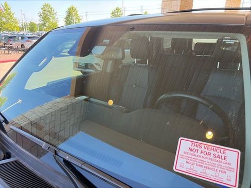 Used 2023 Toyota 4Runner SR5 Premium w/ Moonroof Package RWD image 3