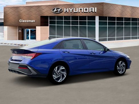 New 2025 Hyundai Elantra SEL image 8