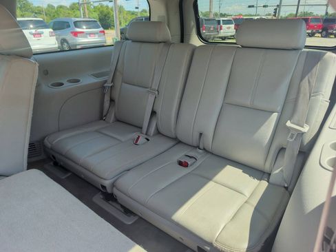 Used 2011 Chevrolet Suburban LT AWD/4WD image 17